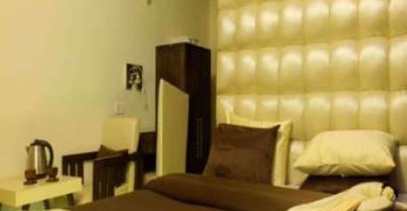 Ashirwad Hotel And Spa Мусори Екстериор снимка